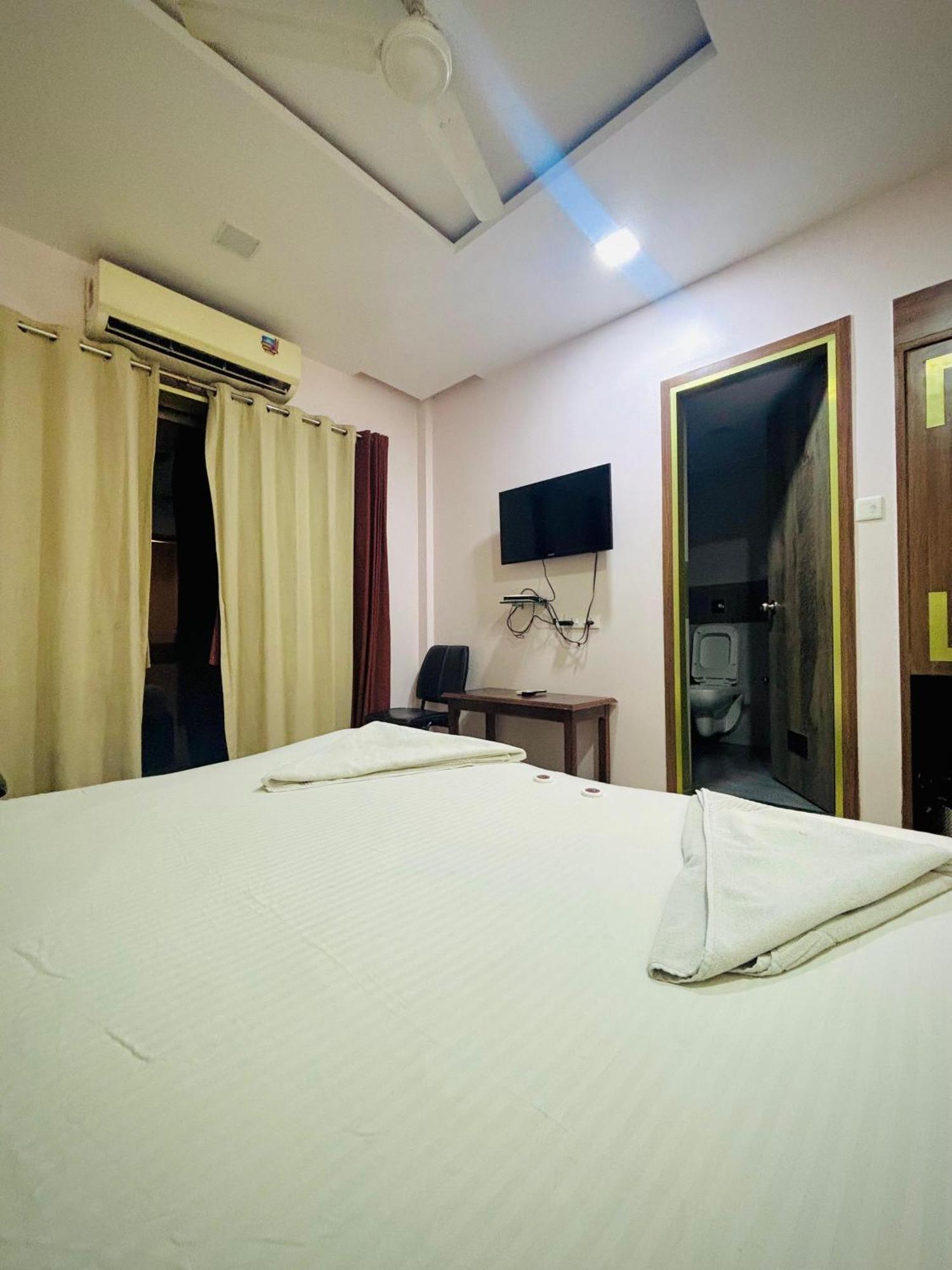 Hotel Laxmi Residency Lonavala Εξωτερικό φωτογραφία