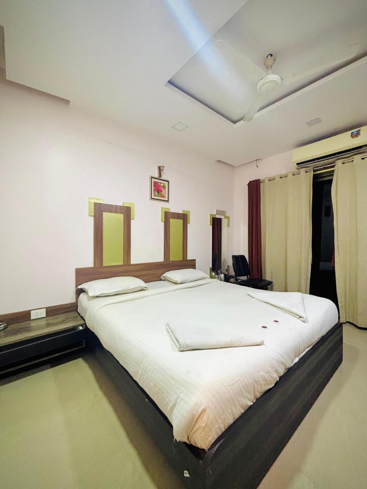Hotel Laxmi Residency Lonavala Εξωτερικό φωτογραφία