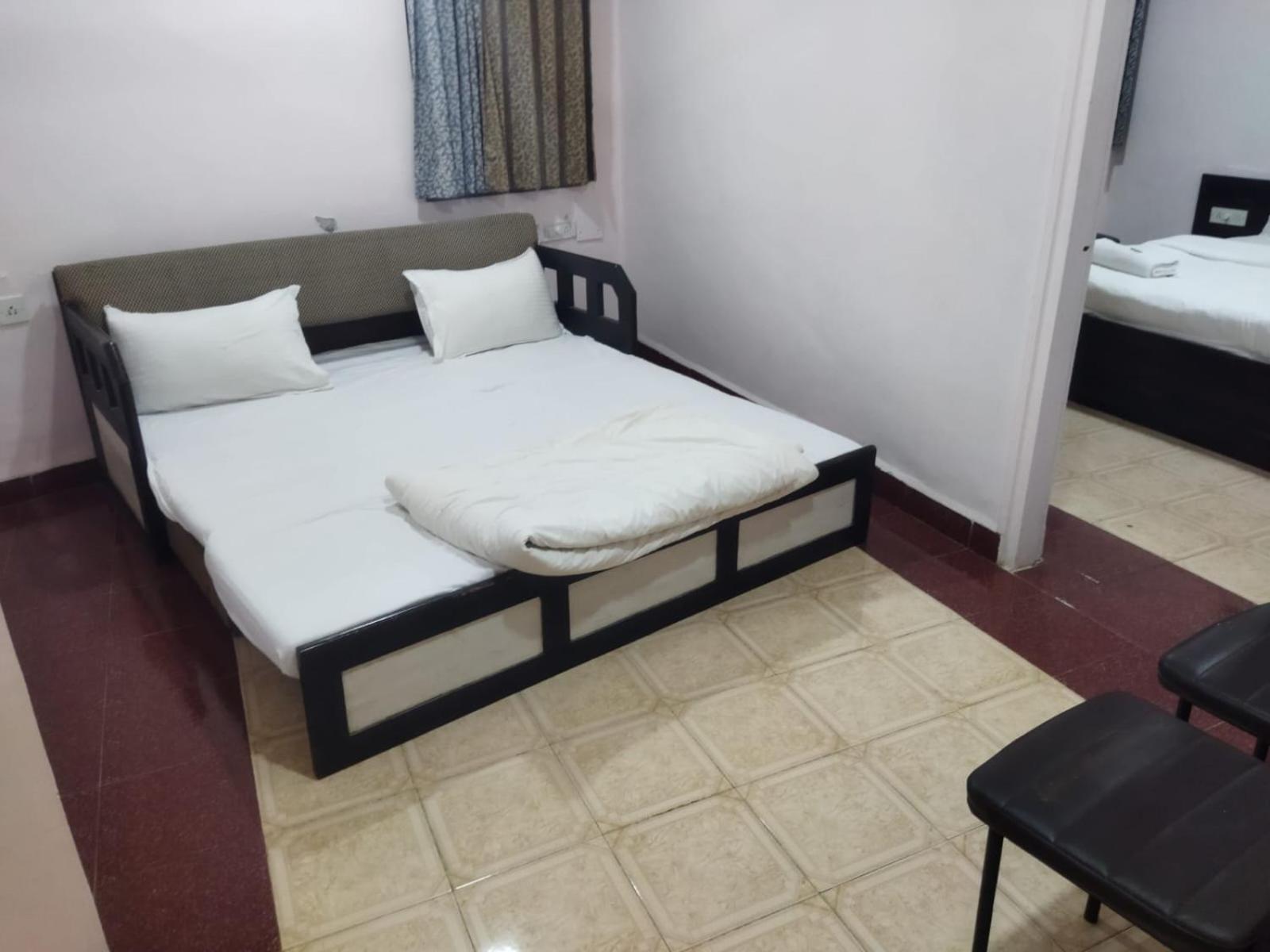 Hotel Laxmi Residency Lonavala Εξωτερικό φωτογραφία