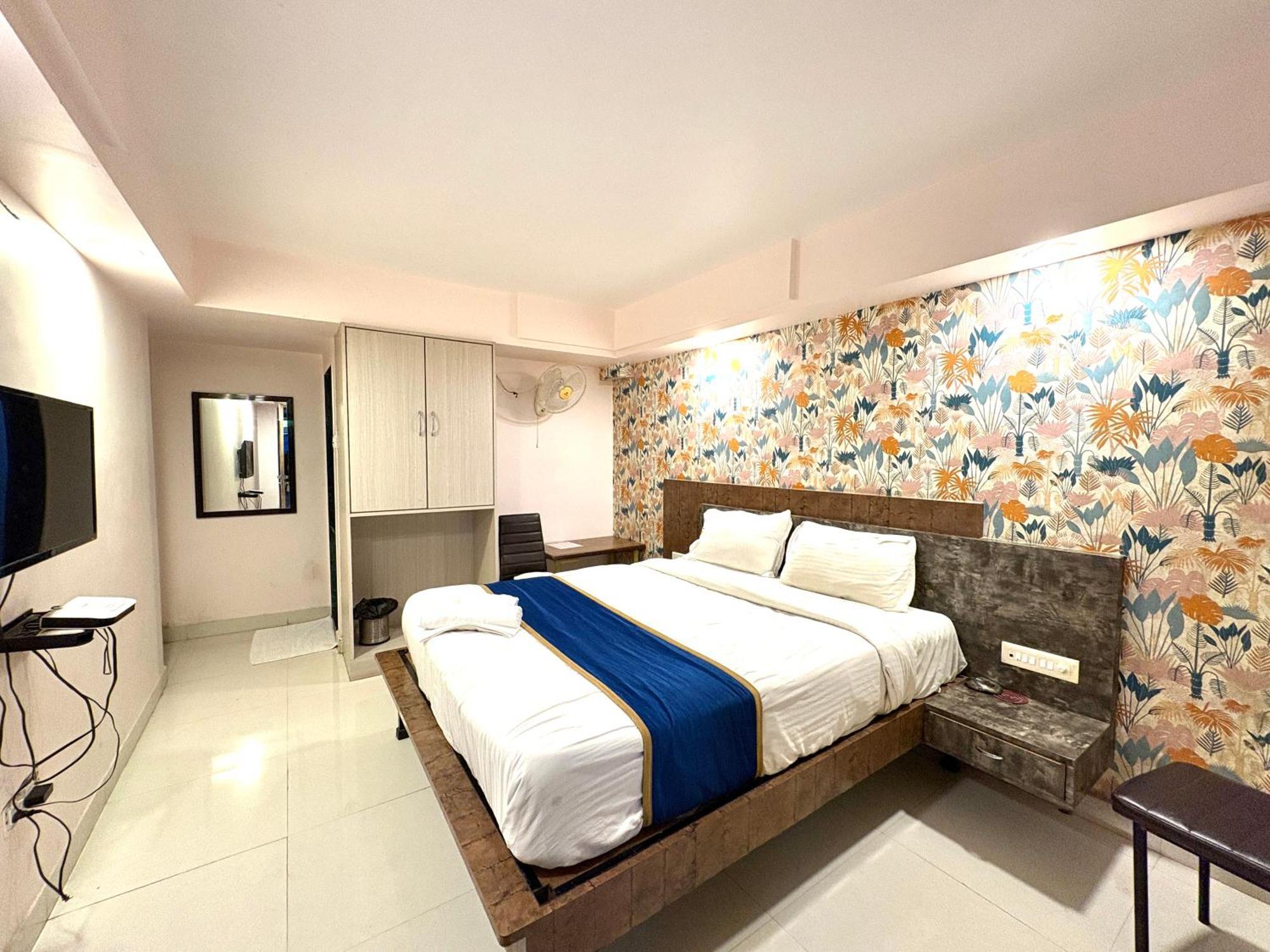 Hotel Laxmi Residency Lonavala Εξωτερικό φωτογραφία