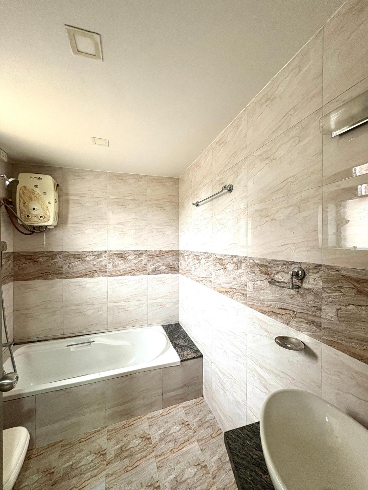 Hotel Laxmi Residency Lonavala Εξωτερικό φωτογραφία